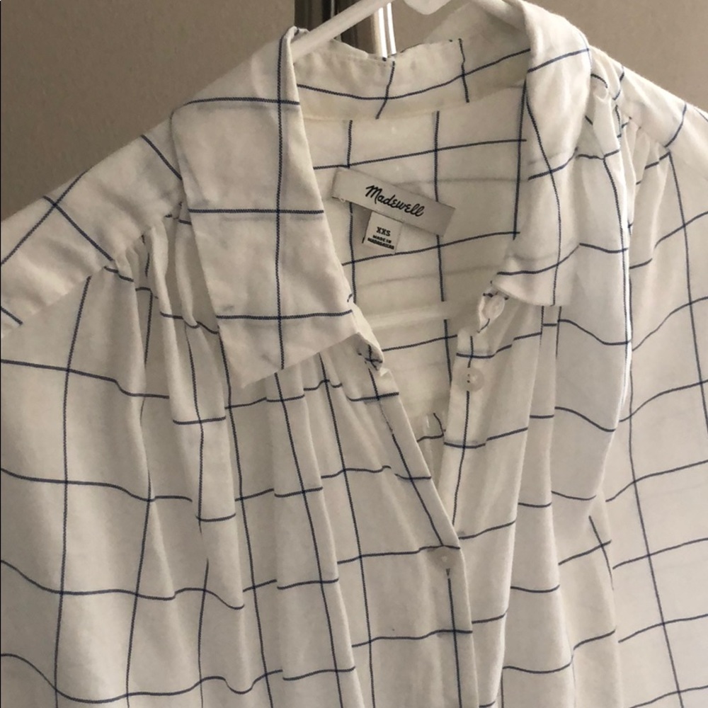 Window pane button down - Picture 3 of 4
